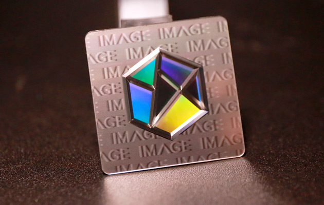 3D floating optical label produced by microlens arrays